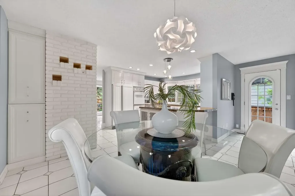6720 Leaside Drive S Calgary AB T3E 6H5