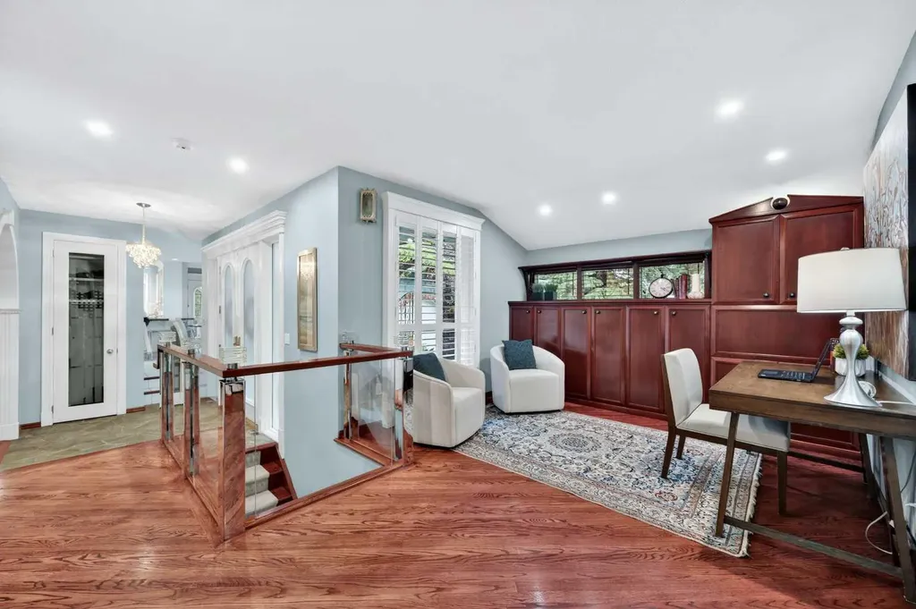 6720 Leaside Drive S Calgary AB T3E 6H5