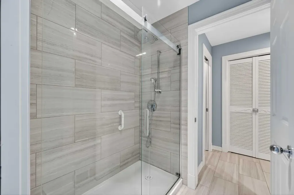6720 Leaside Drive S Calgary AB T3E 6H5