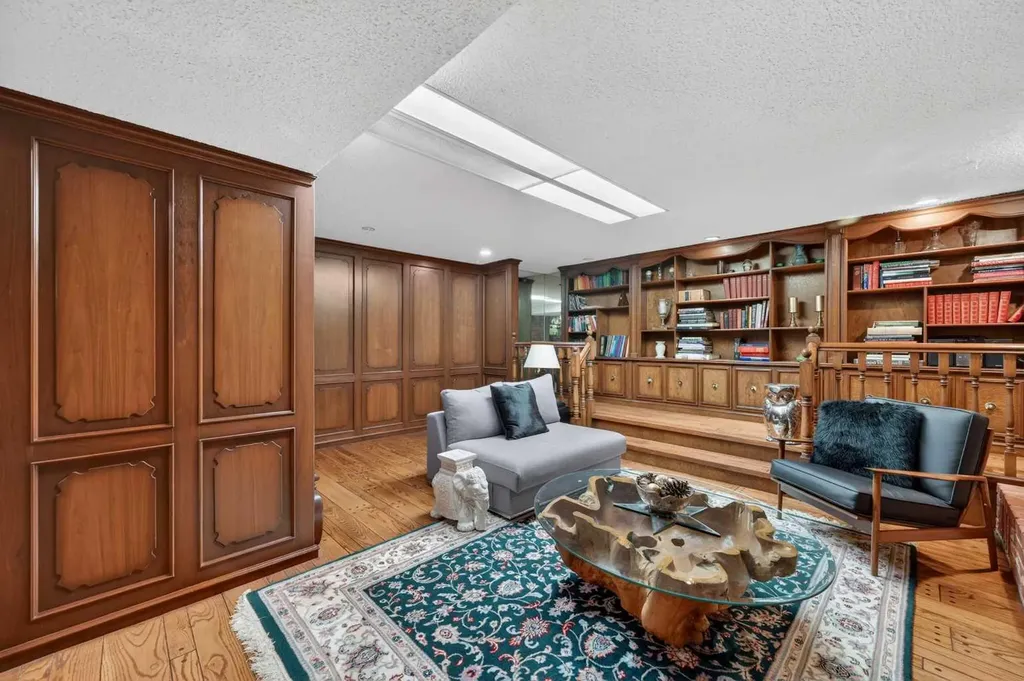 6720 Leaside Drive S Calgary AB T3E 6H5