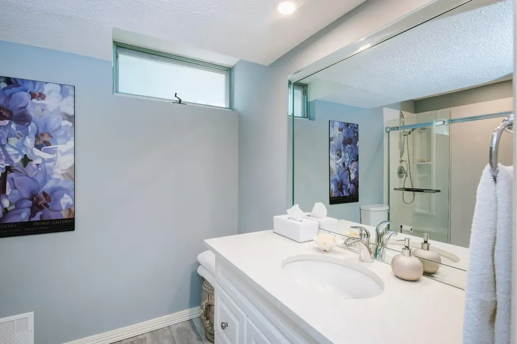6720 Leaside Drive S Calgary AB T3E 6H5