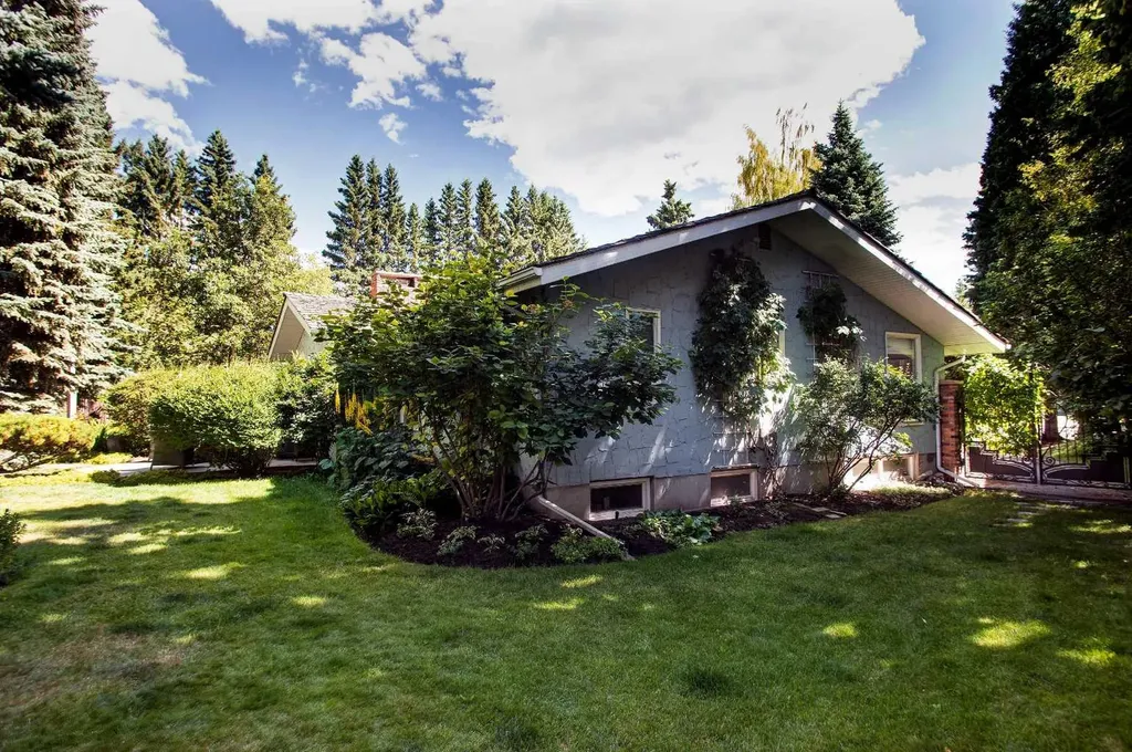6720 Leaside Drive S Calgary AB T3E 6H5
