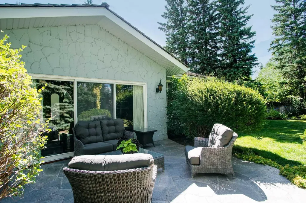 6720 Leaside Drive S Calgary AB T3E 6H5