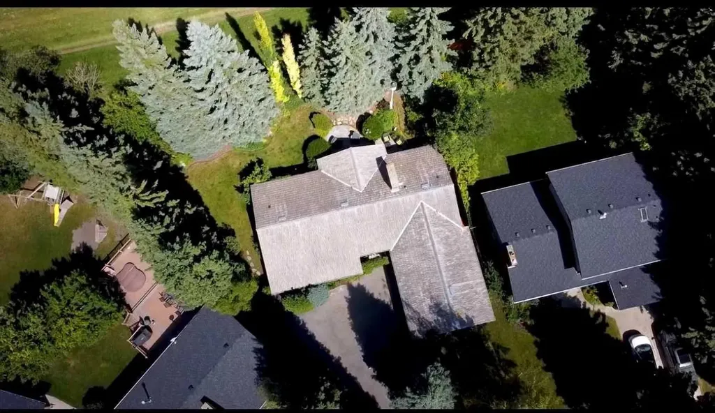 6720 Leaside Drive S Calgary AB T3E 6H5