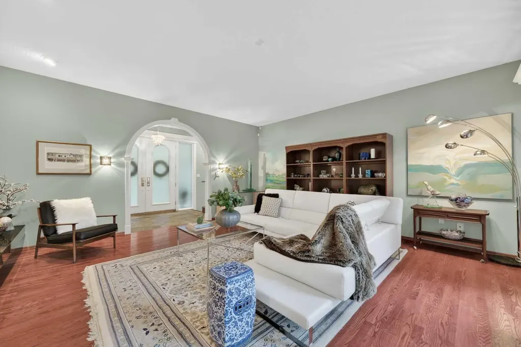 6720 Leaside Drive S Calgary AB T3E 6H5