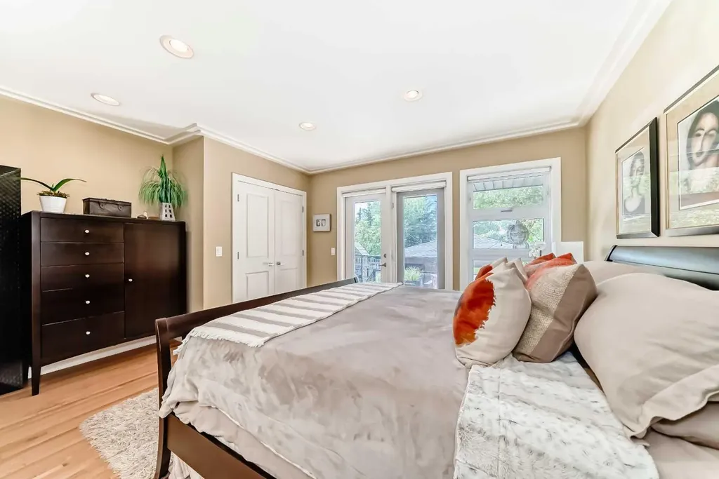 3631 12 Street SW Calgary AB T2T3P1