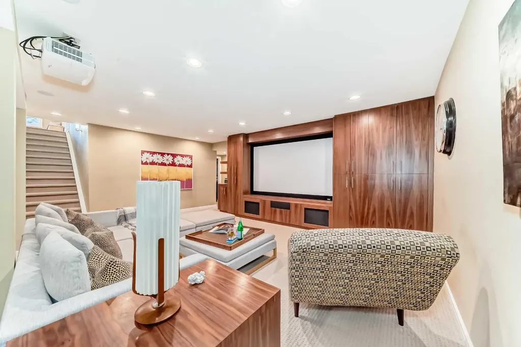 3631 12 Street SW Calgary AB T2T3P1