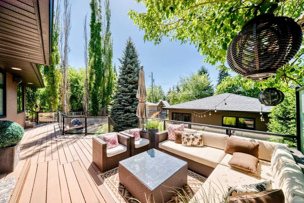 3631 12 Street SW Calgary AB T2T3P1