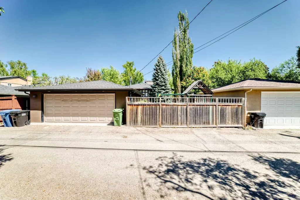 3631 12 Street SW Calgary AB T2T3P1