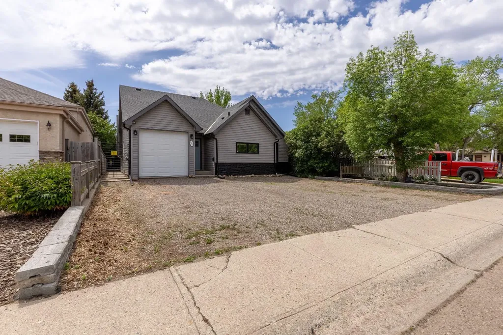 2241 21 Avenue Coaldale AB T1M 1J1