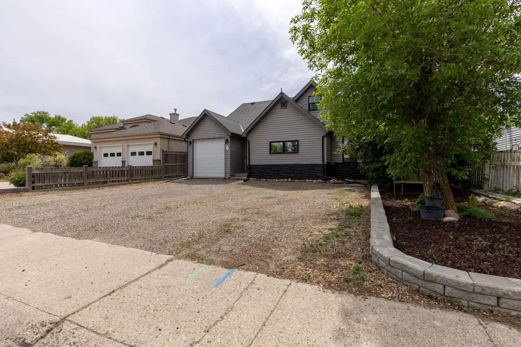 2241 21 Avenue Coaldale AB T1M 1J1