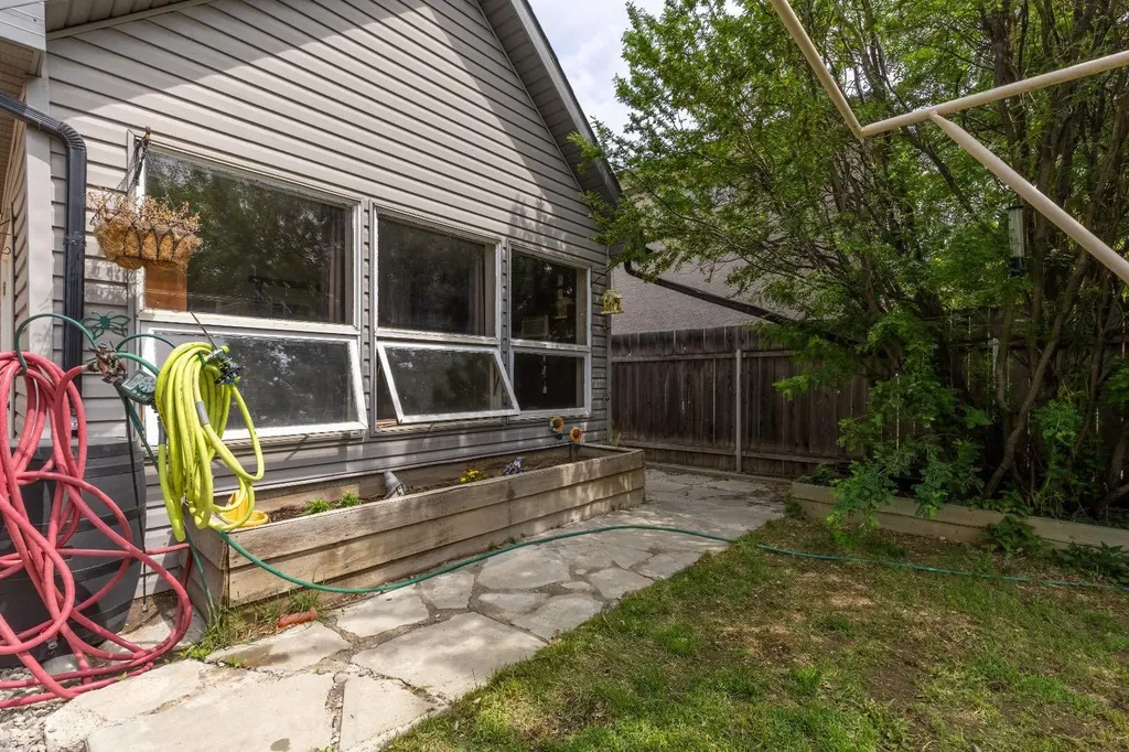 2241 21 Avenue Coaldale AB T1M 1J1