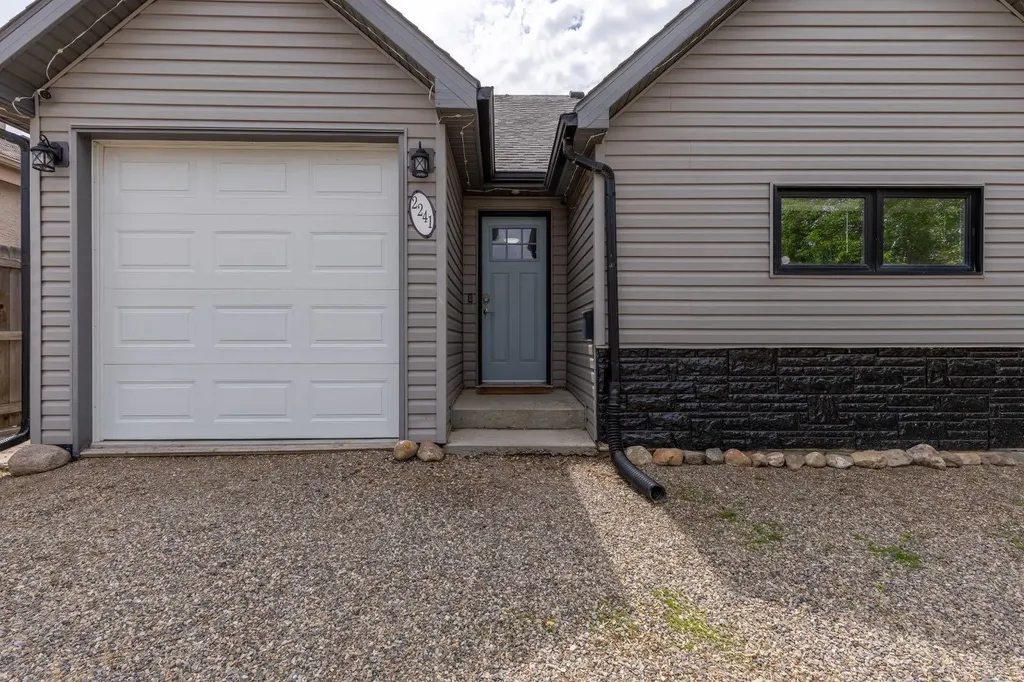 2241 21 Avenue Coaldale AB T1M 1J1