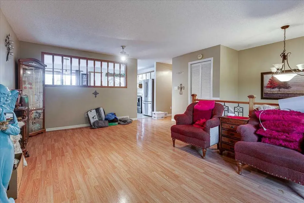 38 Heritage Drive Lacombe AB T4L 1N7