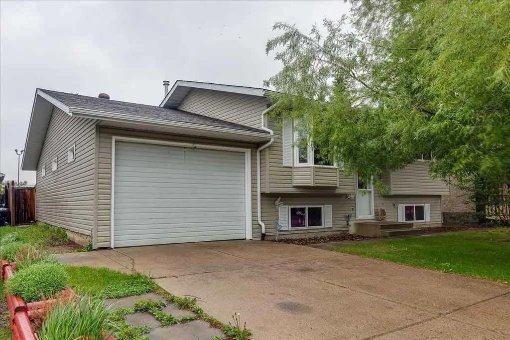 38 Heritage Drive Lacombe AB T4L 1N7