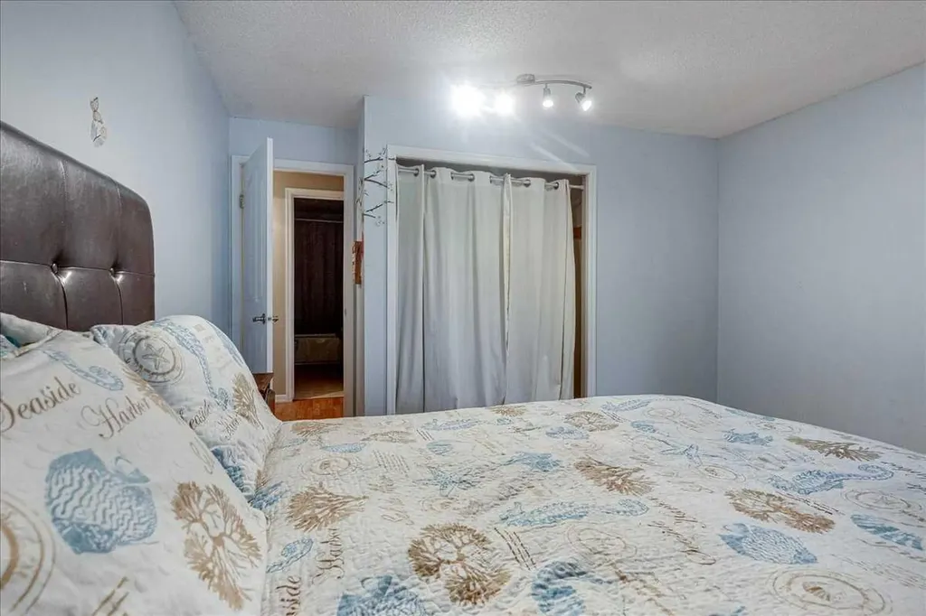38 Heritage Drive Lacombe AB T4L 1N7