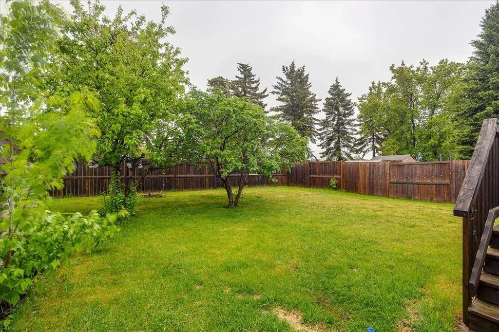 38 Heritage Drive Lacombe AB T4L 1N7