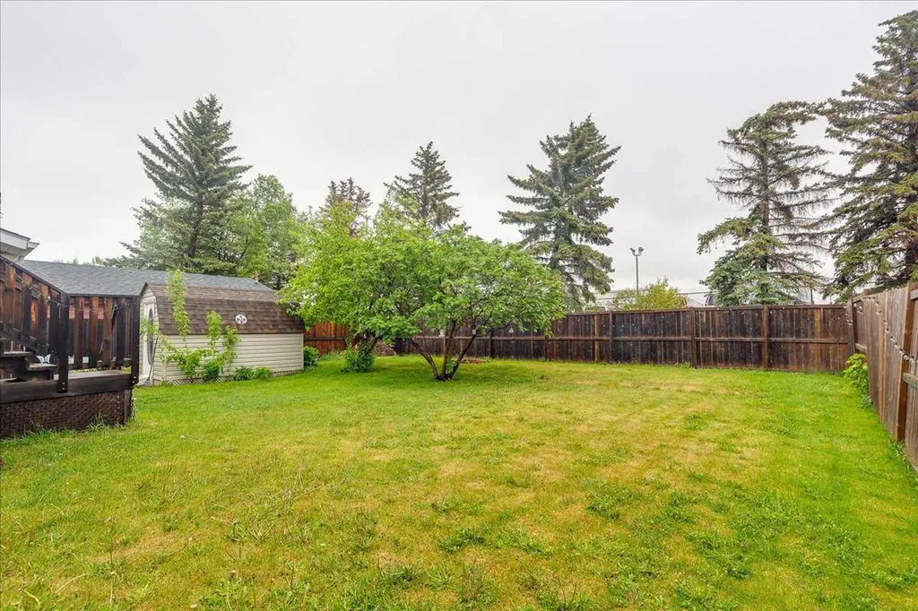 38 Heritage Drive Lacombe AB T4L 1N7