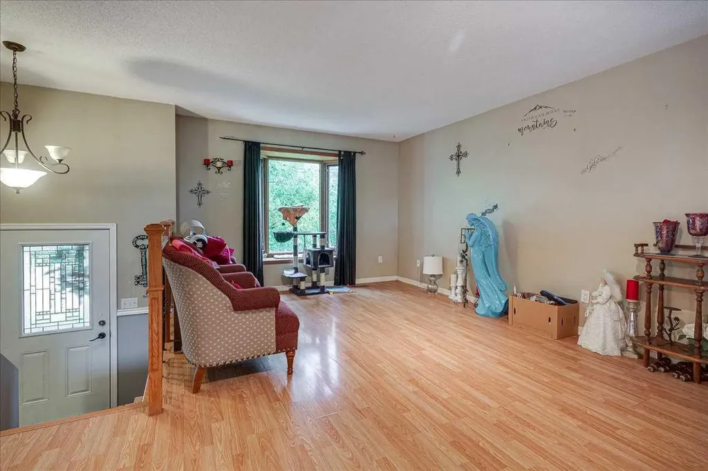 38 Heritage Drive Lacombe AB T4L 1N7