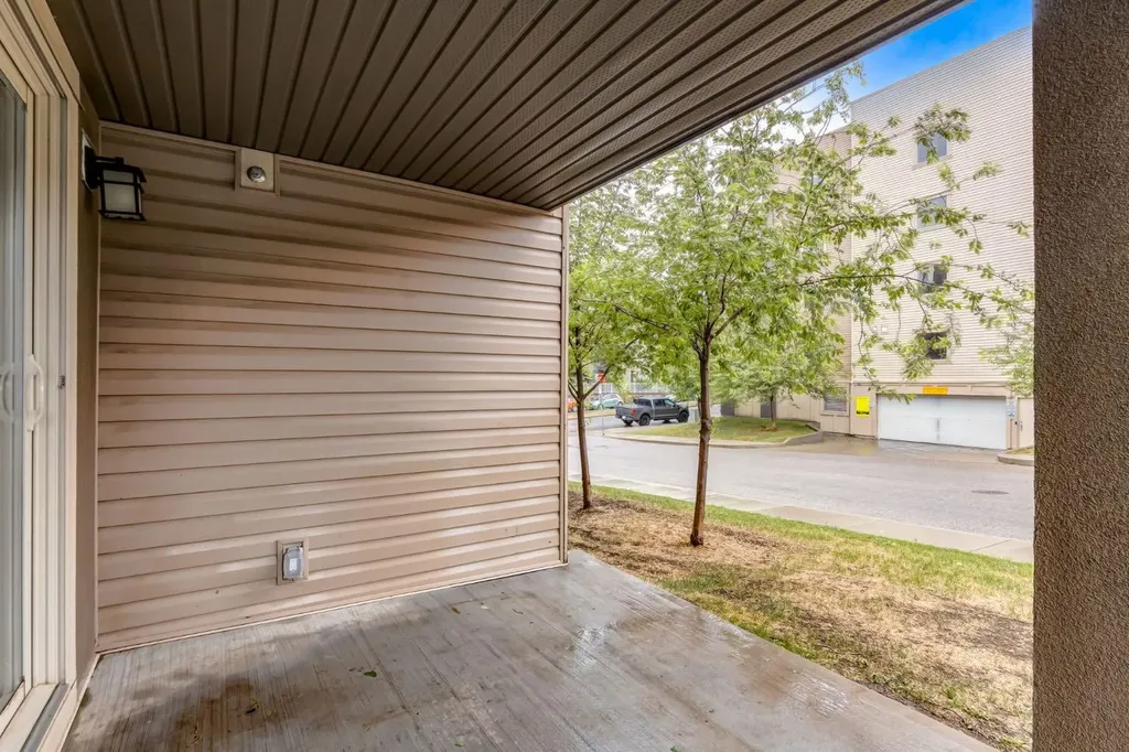 403 Mackenzie Way SW Airdrie AB T4B3V7