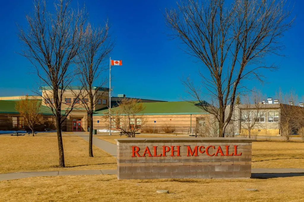 403 Mackenzie Way SW Airdrie AB T4B3V7
