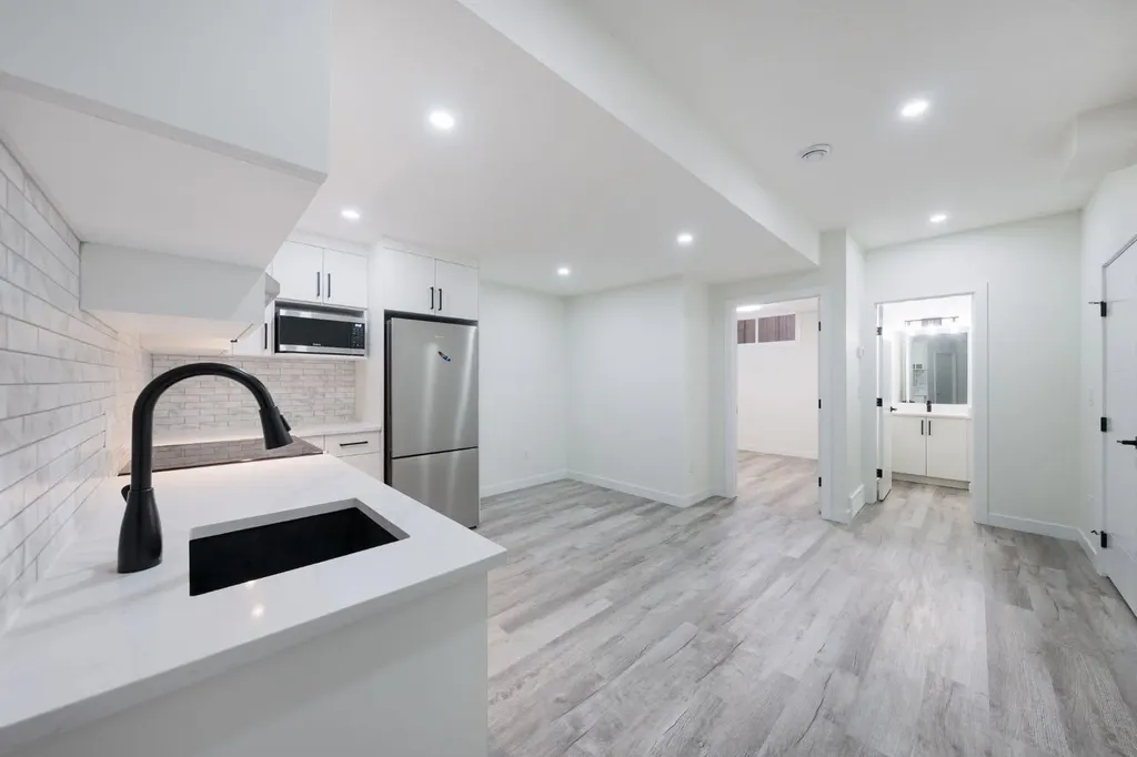 260 Belmont Boulevard SW Calgary AB T2X 4W6