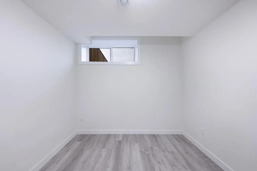 260 Belmont Boulevard SW Calgary AB T2X 4W6