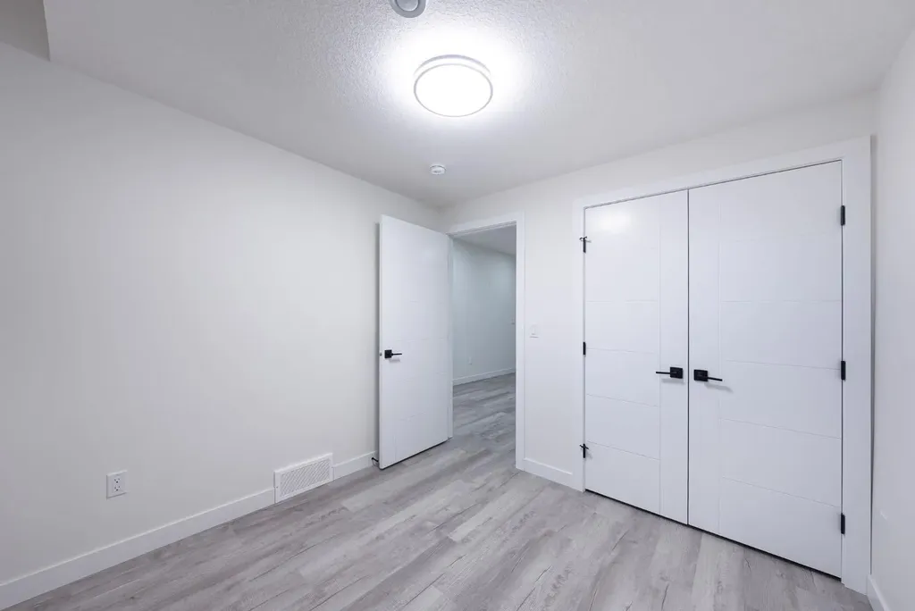 260 Belmont Boulevard SW Calgary AB T2X 4W6