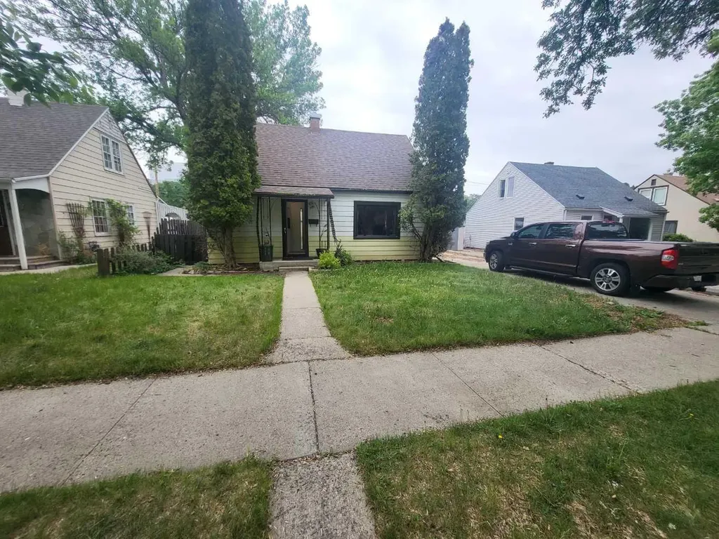941 16 Street S Lethbridge AB T1J 3C1