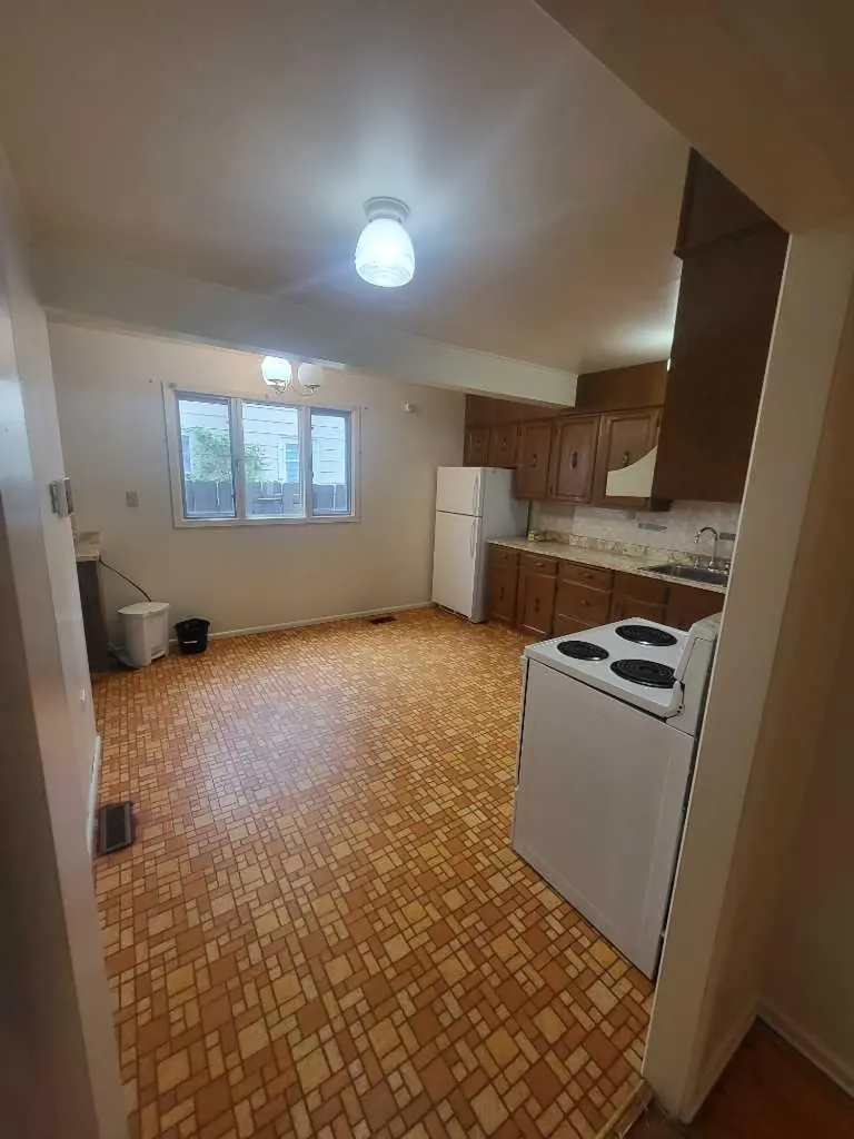 941 16 Street S Lethbridge AB T1J 3C1