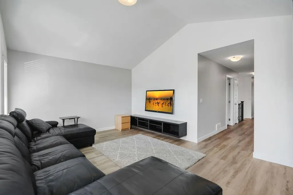 118 Reunion Green NW Airdrie AB T4B3X1