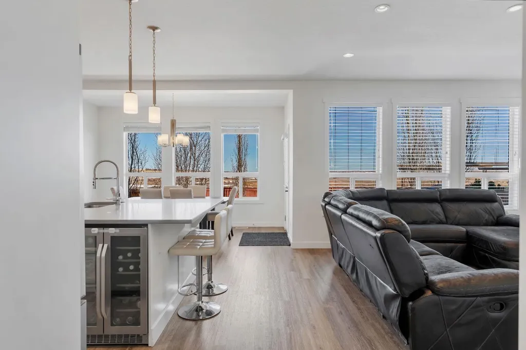 118 Reunion Green NW Airdrie AB T4B3X1