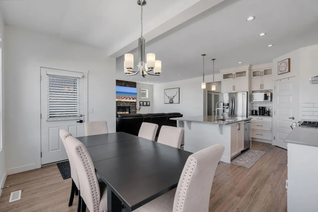 118 Reunion Green NW Airdrie AB T4B3X1