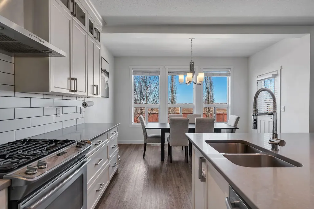 118 Reunion Green NW Airdrie AB T4B3X1