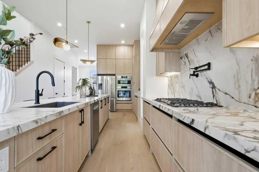 510 54 Avenue SW Calgary AB T2V0C7