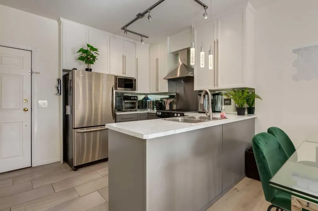1920 14 Avenue NE Calgary AB T2E8V4
