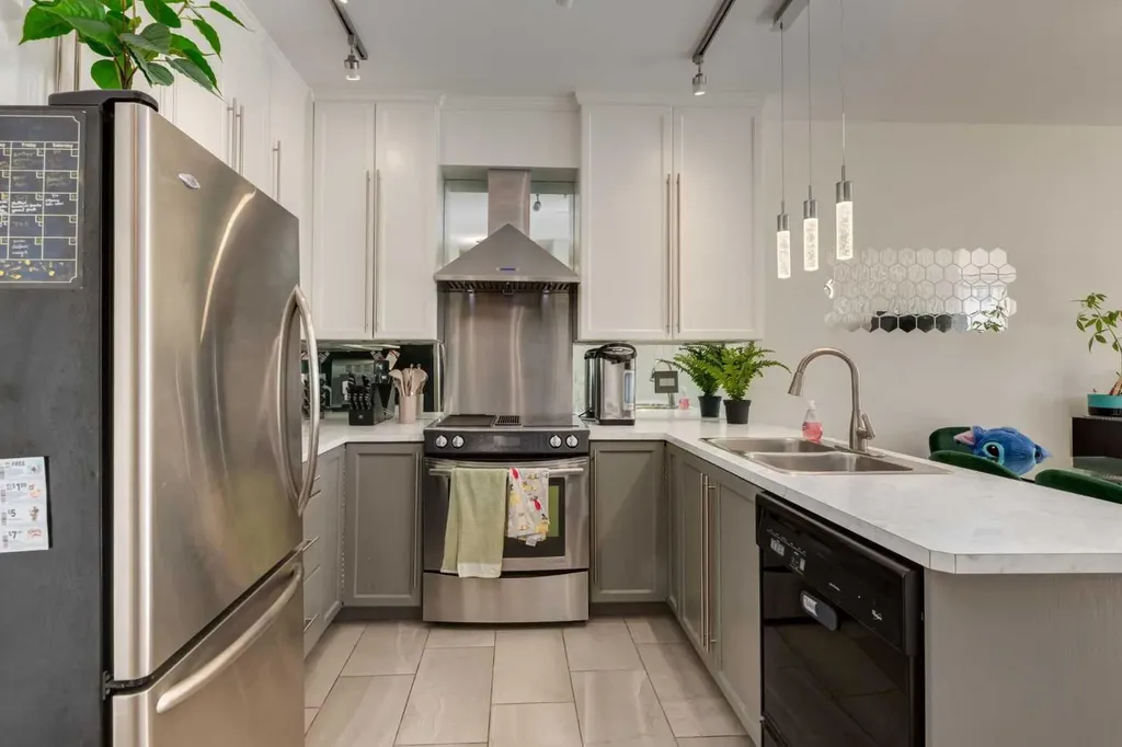 1920 14 Avenue NE Calgary AB T2E8V4