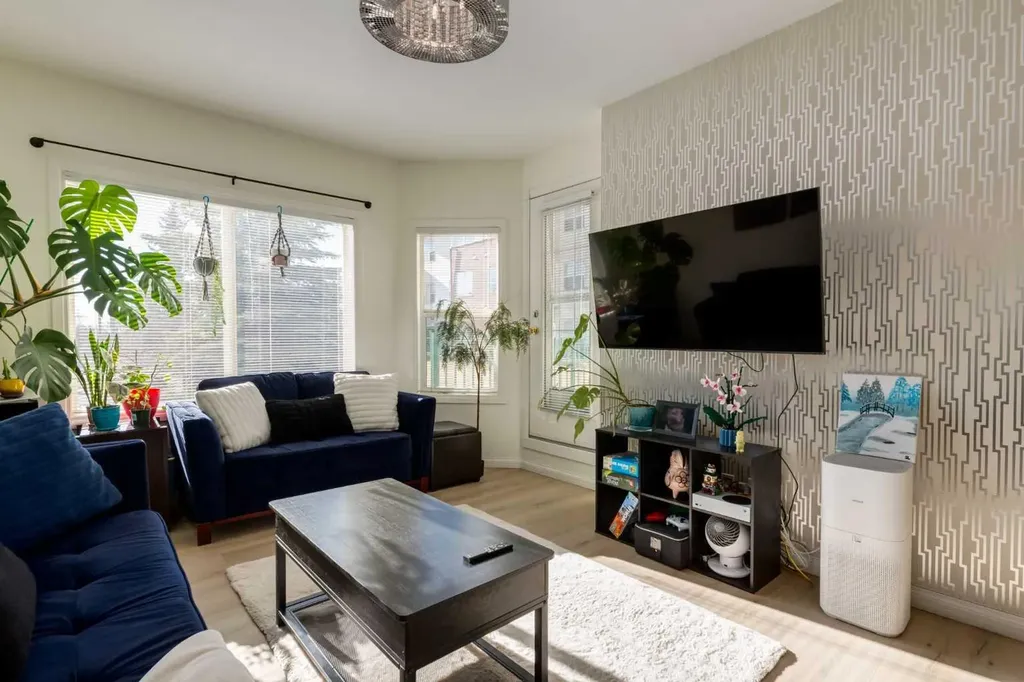 1920 14 Avenue NE Calgary AB T2E8V4