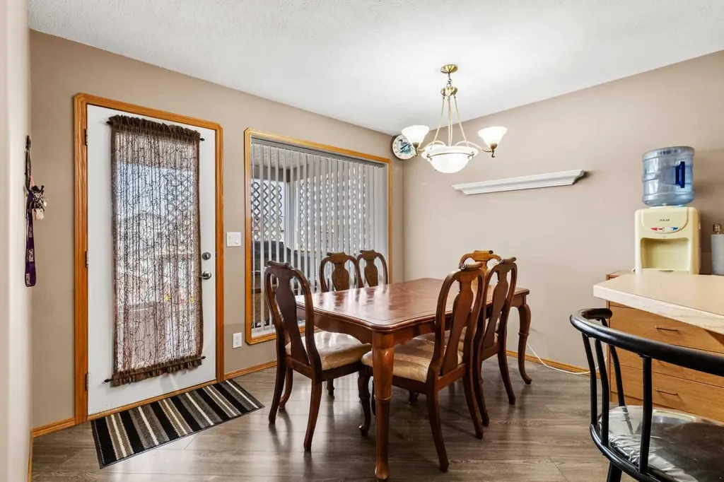 131 Deschner Close Red Deer AB T4R 3C4