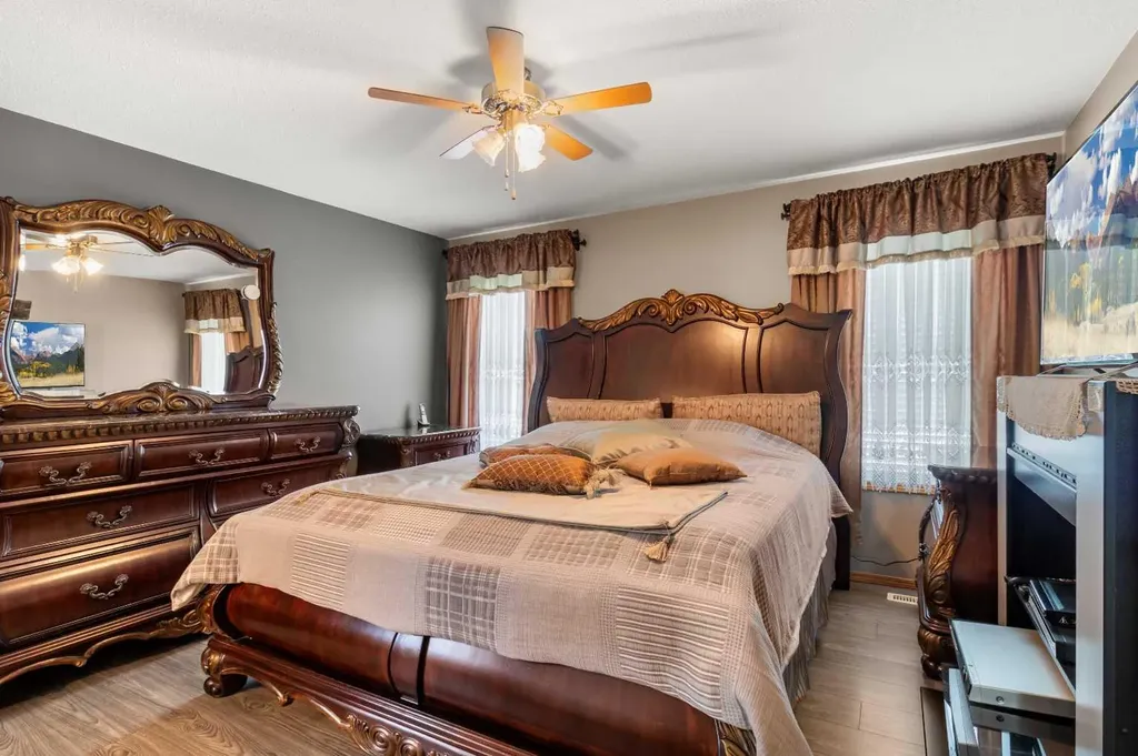 131 Deschner Close Red Deer AB T4R 3C4