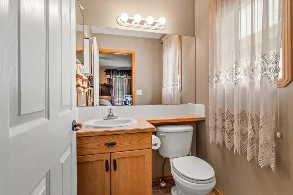 131 Deschner Close Red Deer AB T4R 3C4
