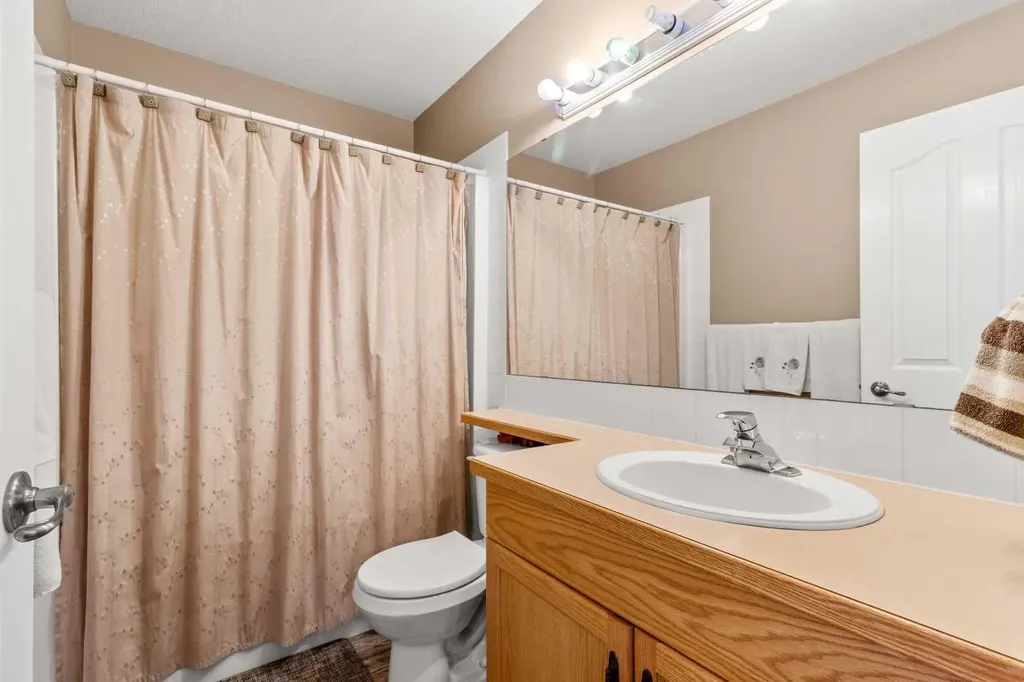 131 Deschner Close Red Deer AB T4R 3C4