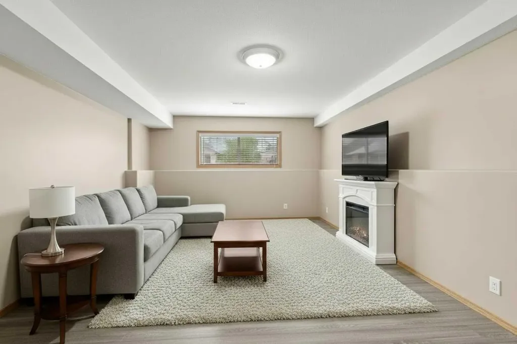 131 Deschner Close Red Deer AB T4R 3C4