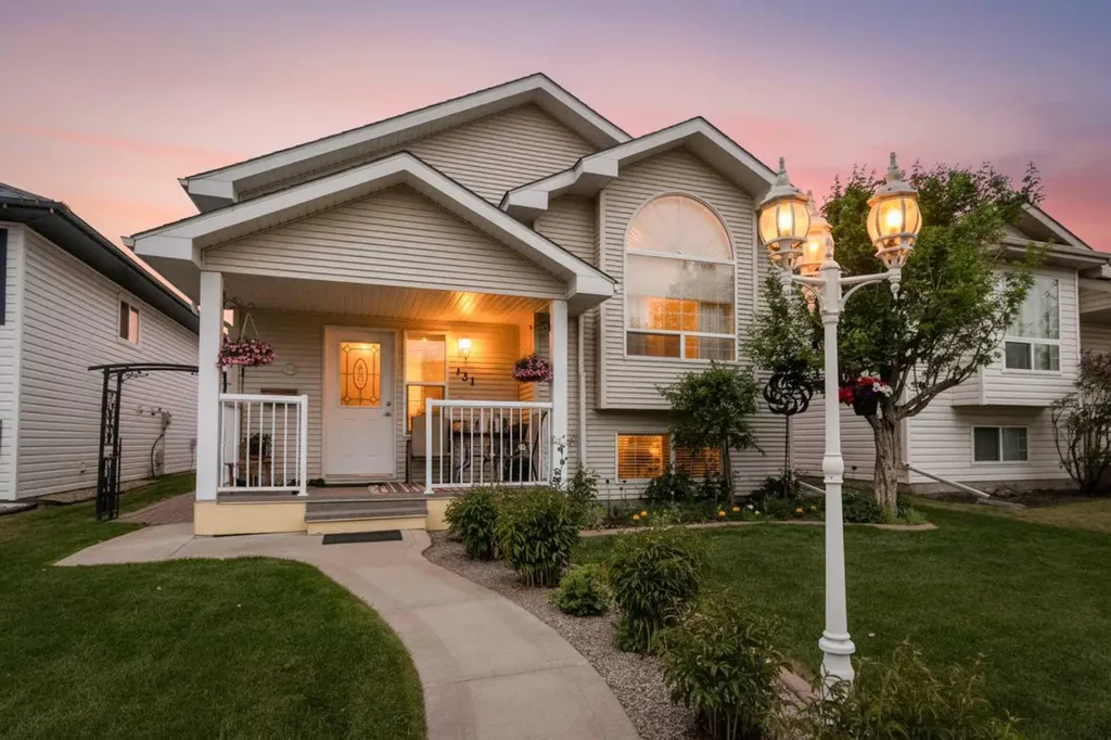 131 Deschner Close Red Deer AB T4R 3C4