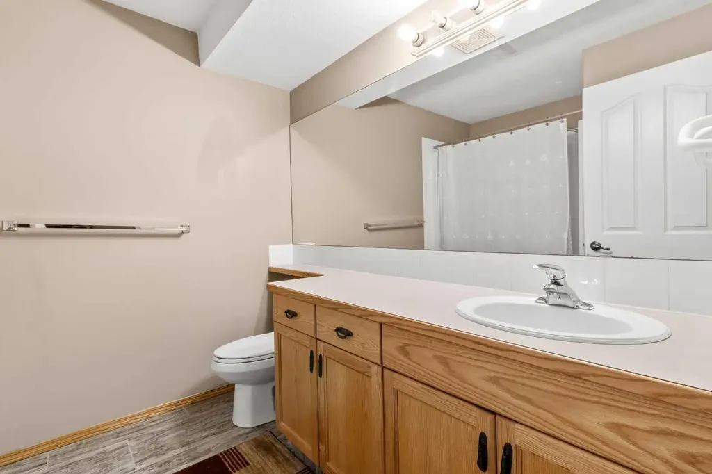 131 Deschner Close Red Deer AB T4R 3C4