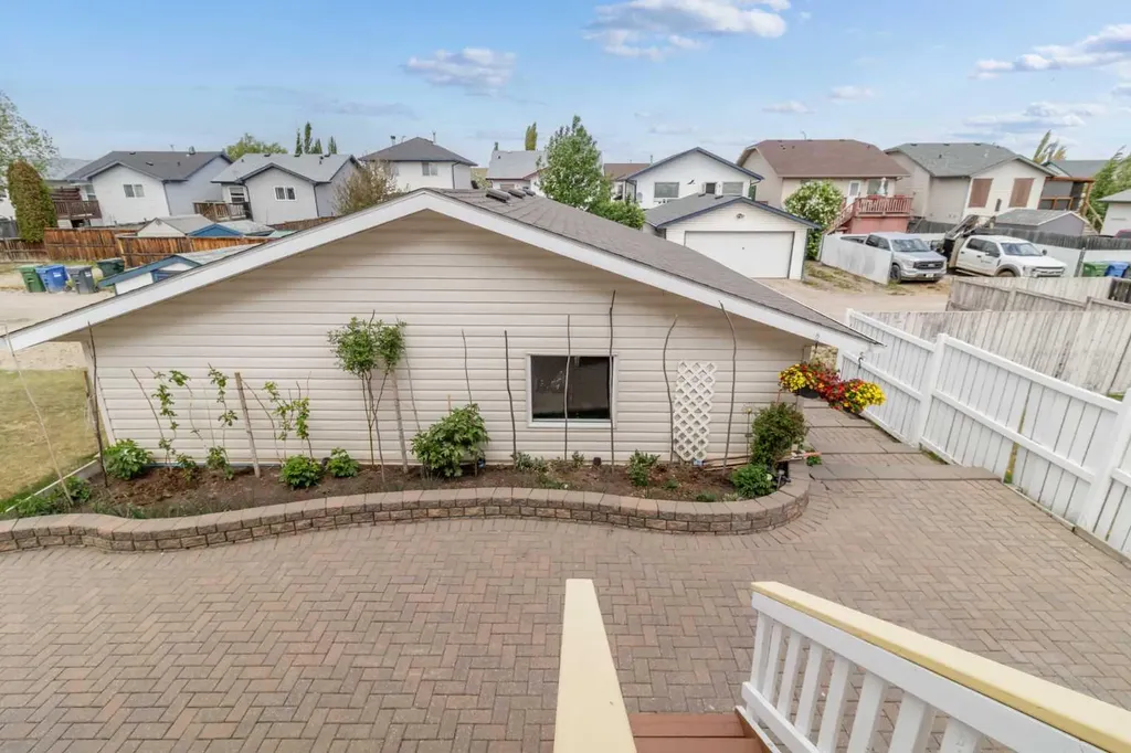131 Deschner Close Red Deer AB T4R 3C4