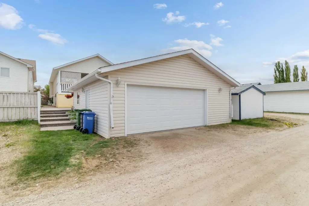 131 Deschner Close Red Deer AB T4R 3C4
