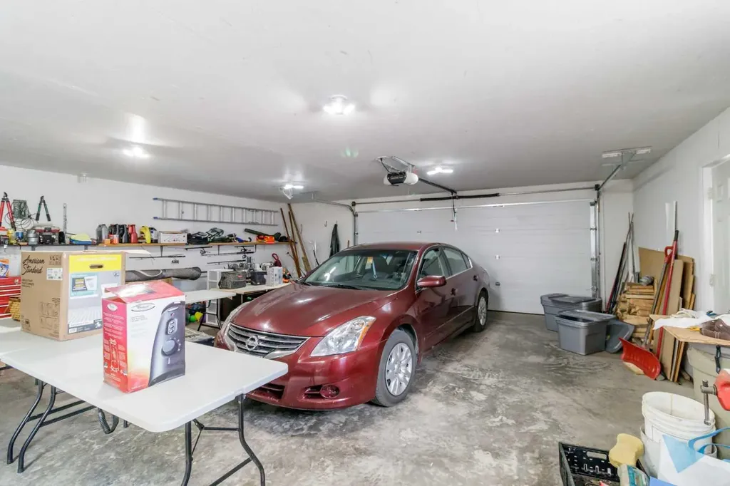 131 Deschner Close Red Deer AB T4R 3C4