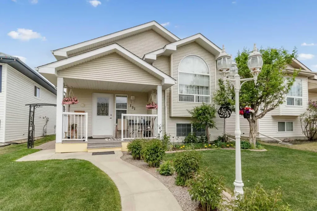131 Deschner Close Red Deer AB T4R 3C4