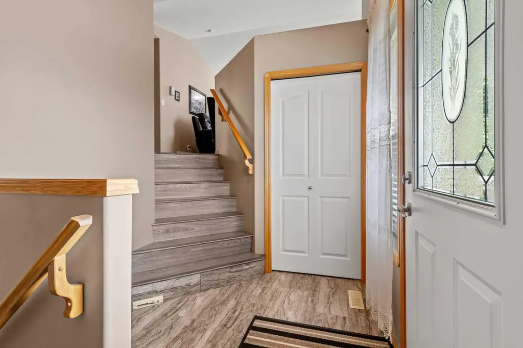 131 Deschner Close Red Deer AB T4R 3C4